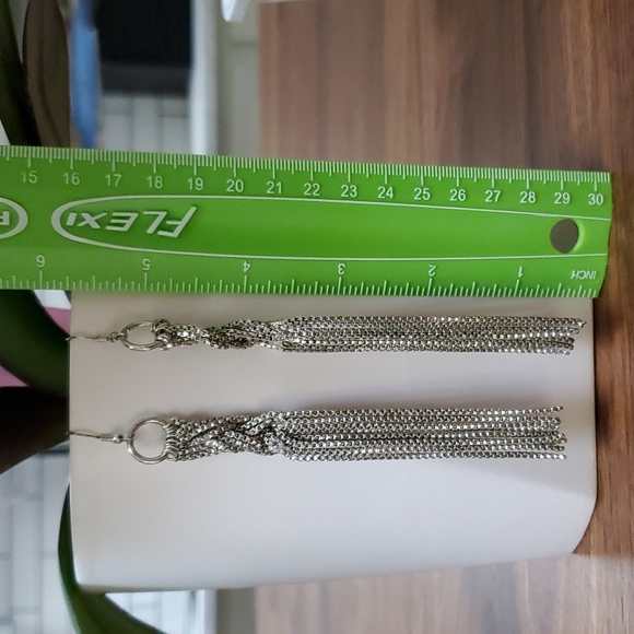 1 pair silver toned long dangling earrings - Picture 2 of 2